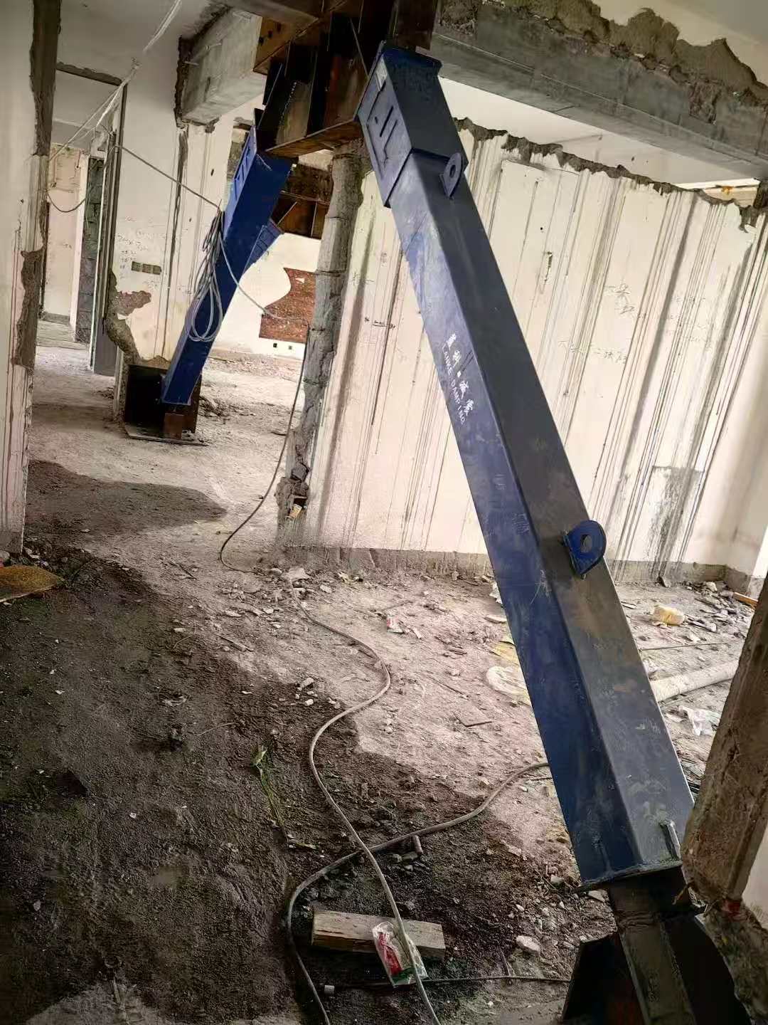 净潭乡柱子粘钢加固施工工艺